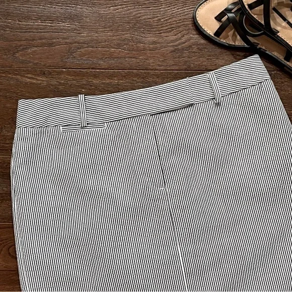 Talbots Navy Striped Seersucker Pencil Skirt Preppy Casual - Picture 2 of 11